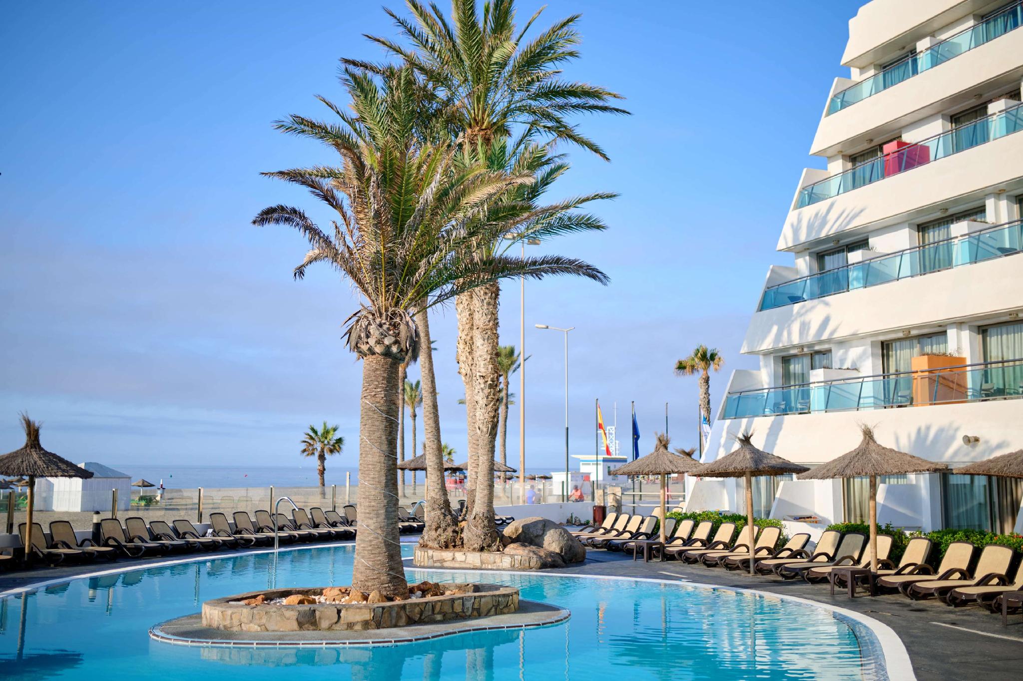 Ngoại cảnh khách sạn