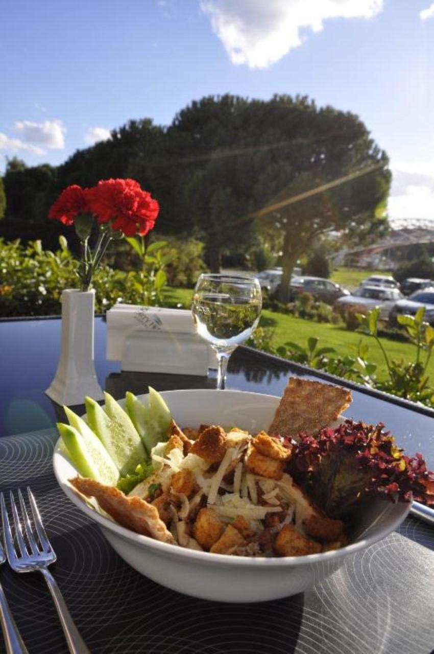 Đồ ăn và thức uống