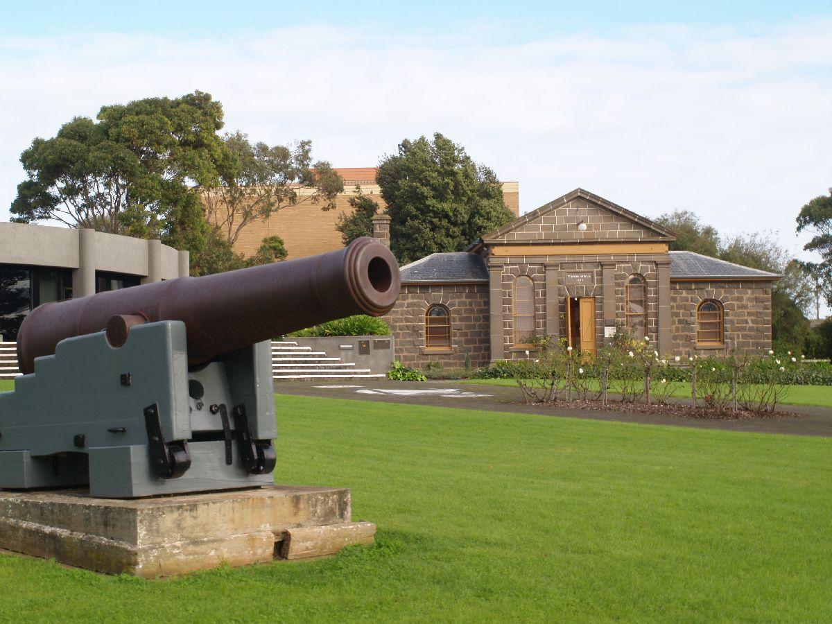 Khu vực xung quanh