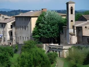 Khu vực xung quanh