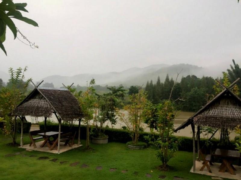 Ngoại cảnh khách sạn