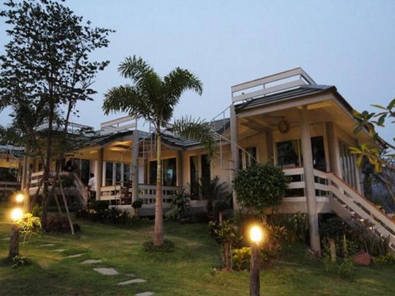 Ngoại cảnh khách sạn