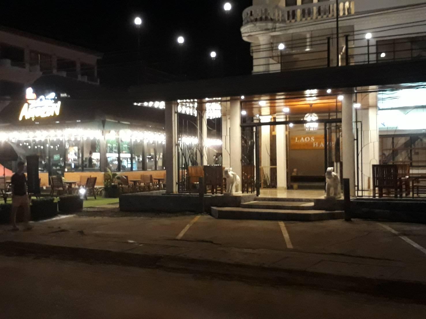 Ngoại cảnh khách sạn