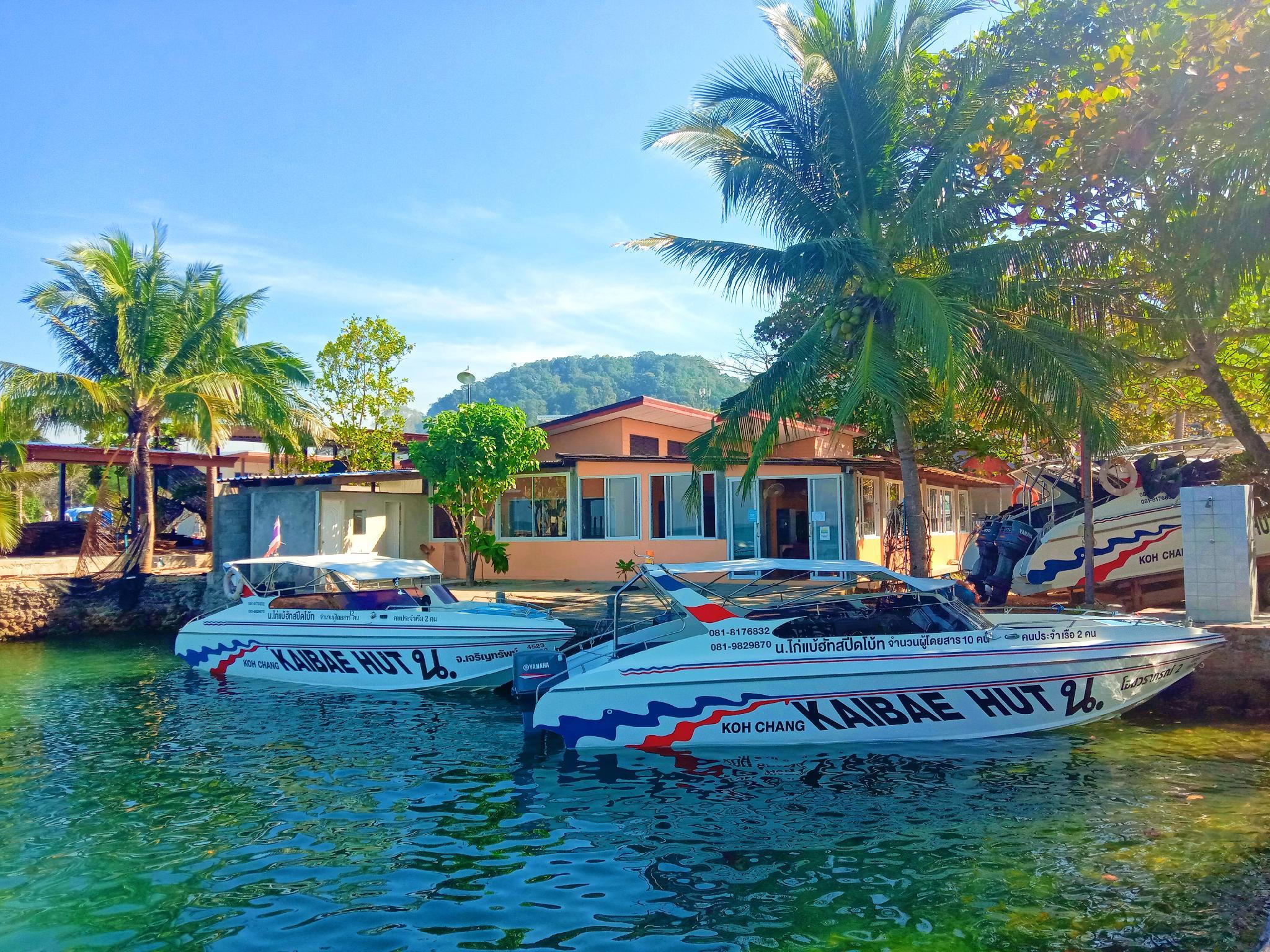 Khu vực xung quanh