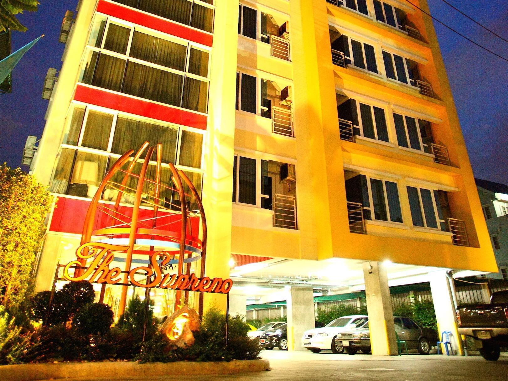 Ngoại cảnh khách sạn