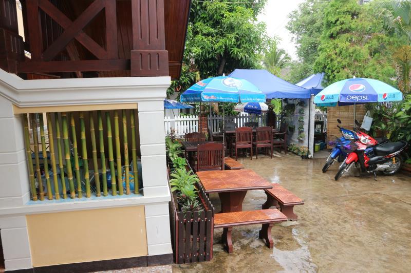 Ngoại cảnh khách sạn