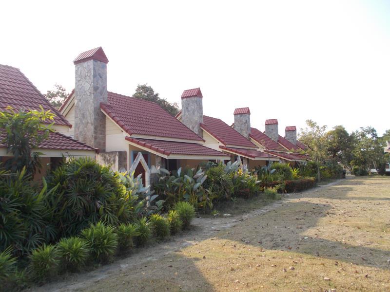 Khu vực xung quanh