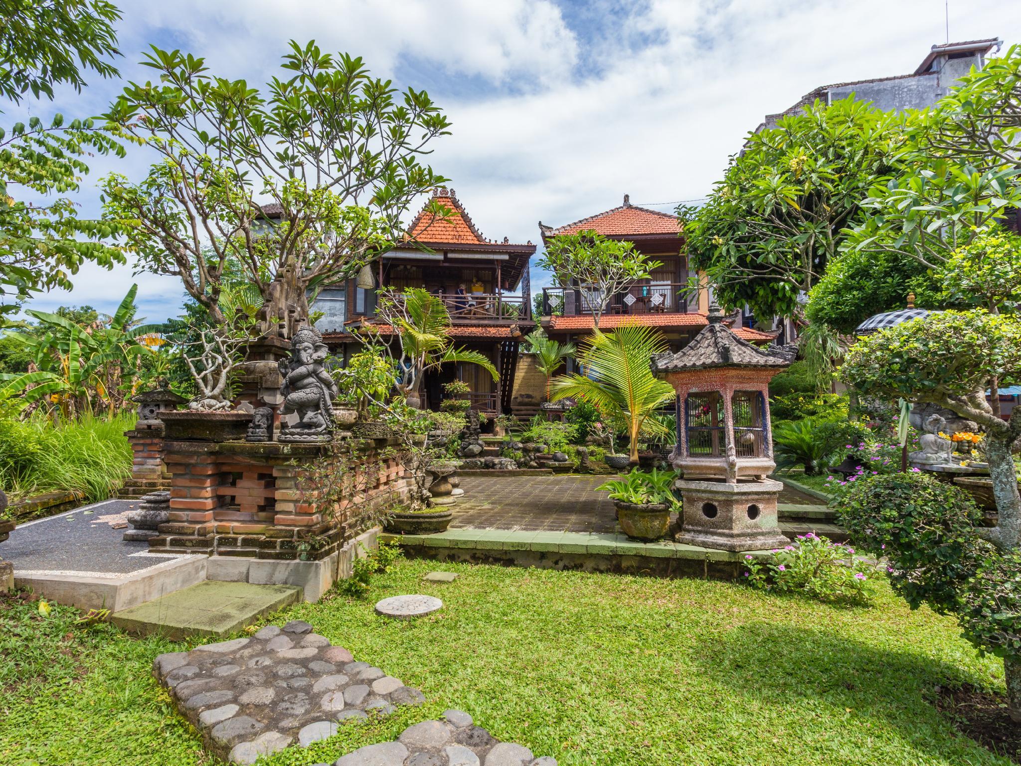 Ngoại cảnh khách sạn