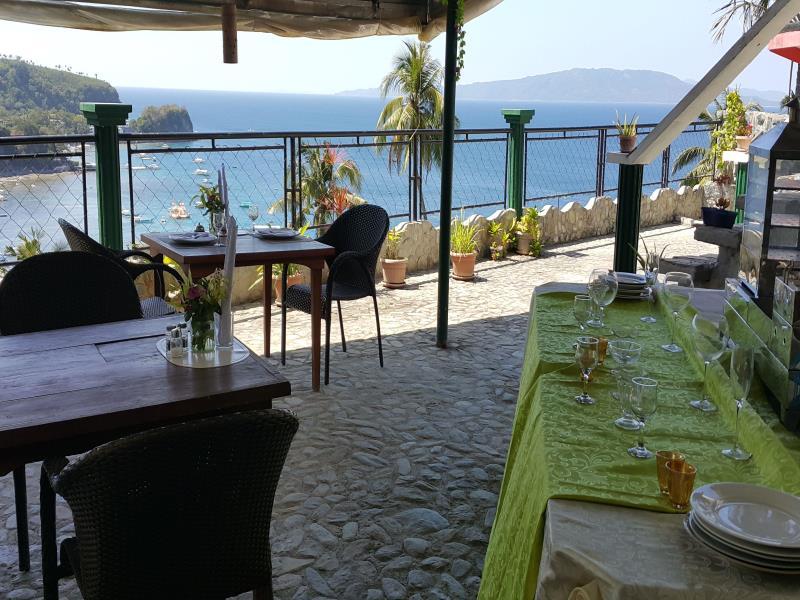 Khu vực xung quanh