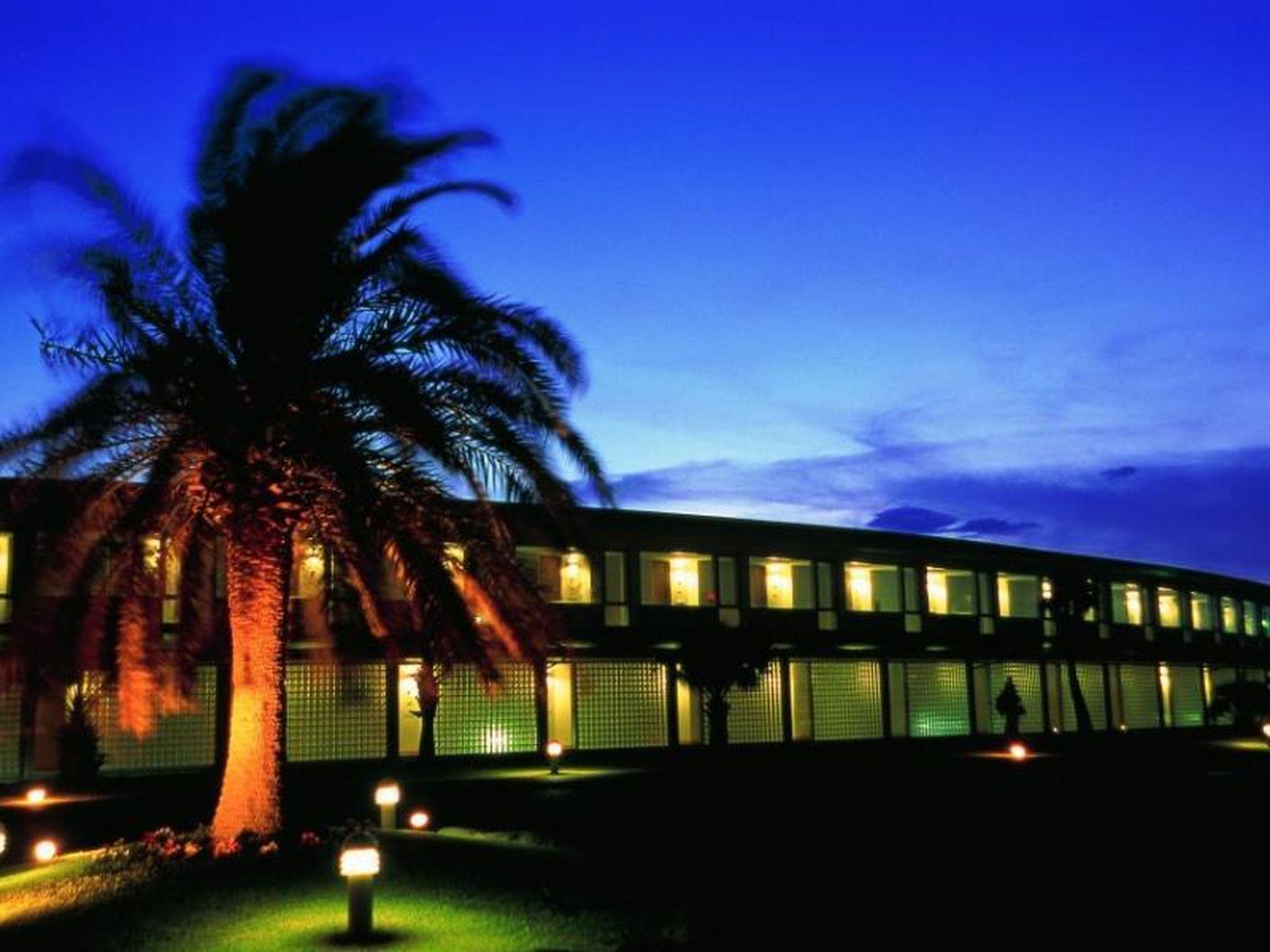 Ngoại cảnh khách sạn