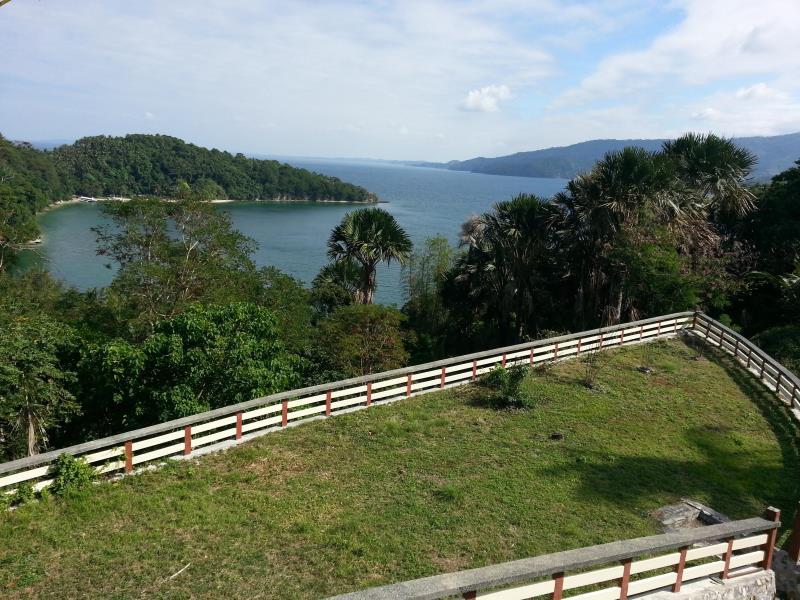 Khu vực xung quanh