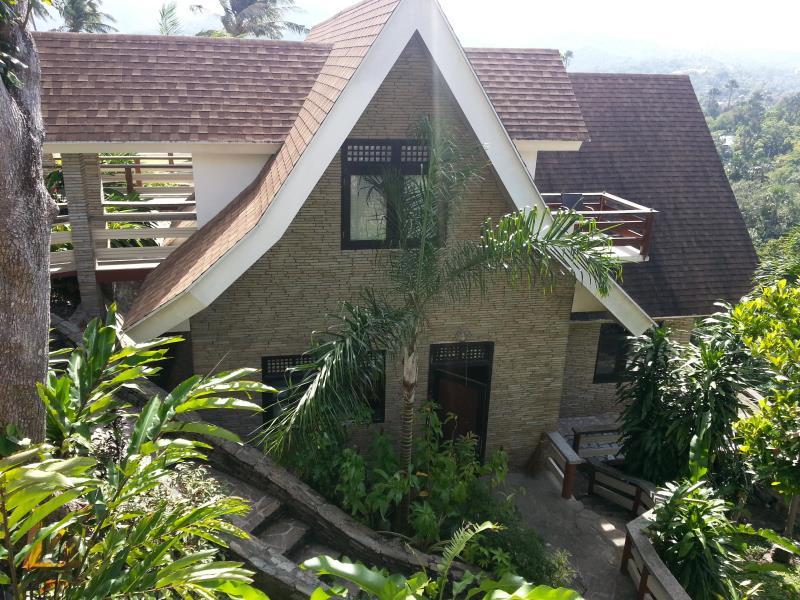 Ngoại cảnh khách sạn