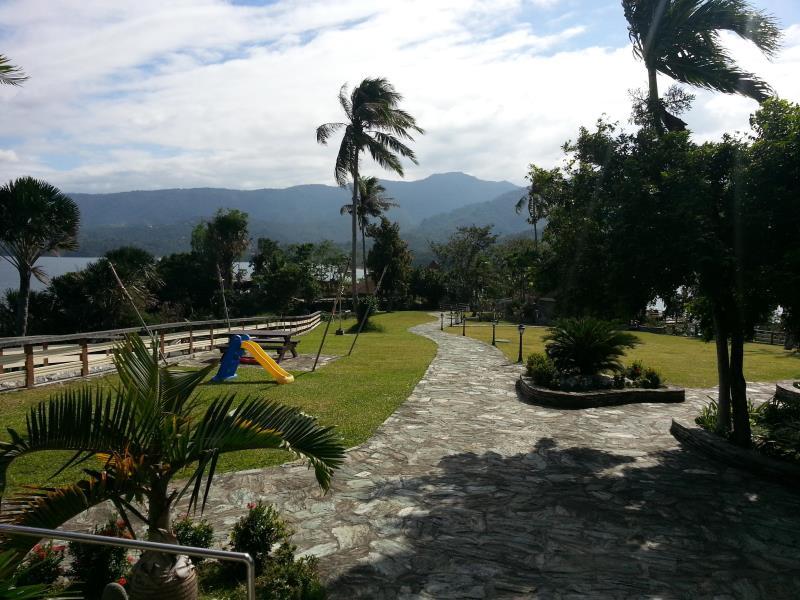 Khu vực xung quanh