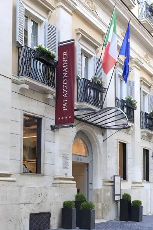 Ngoại cảnh khách sạn