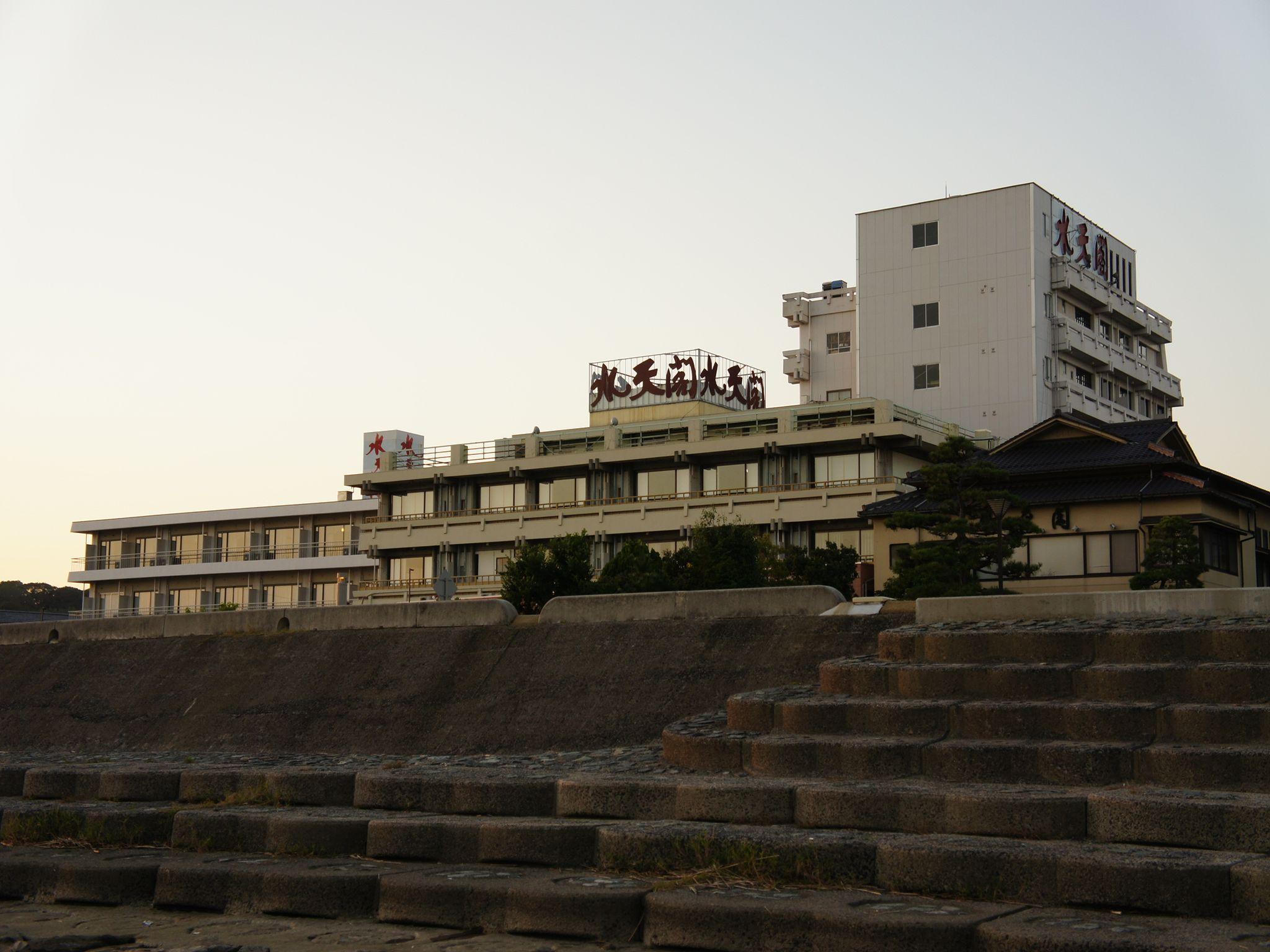 Ngoại cảnh khách sạn