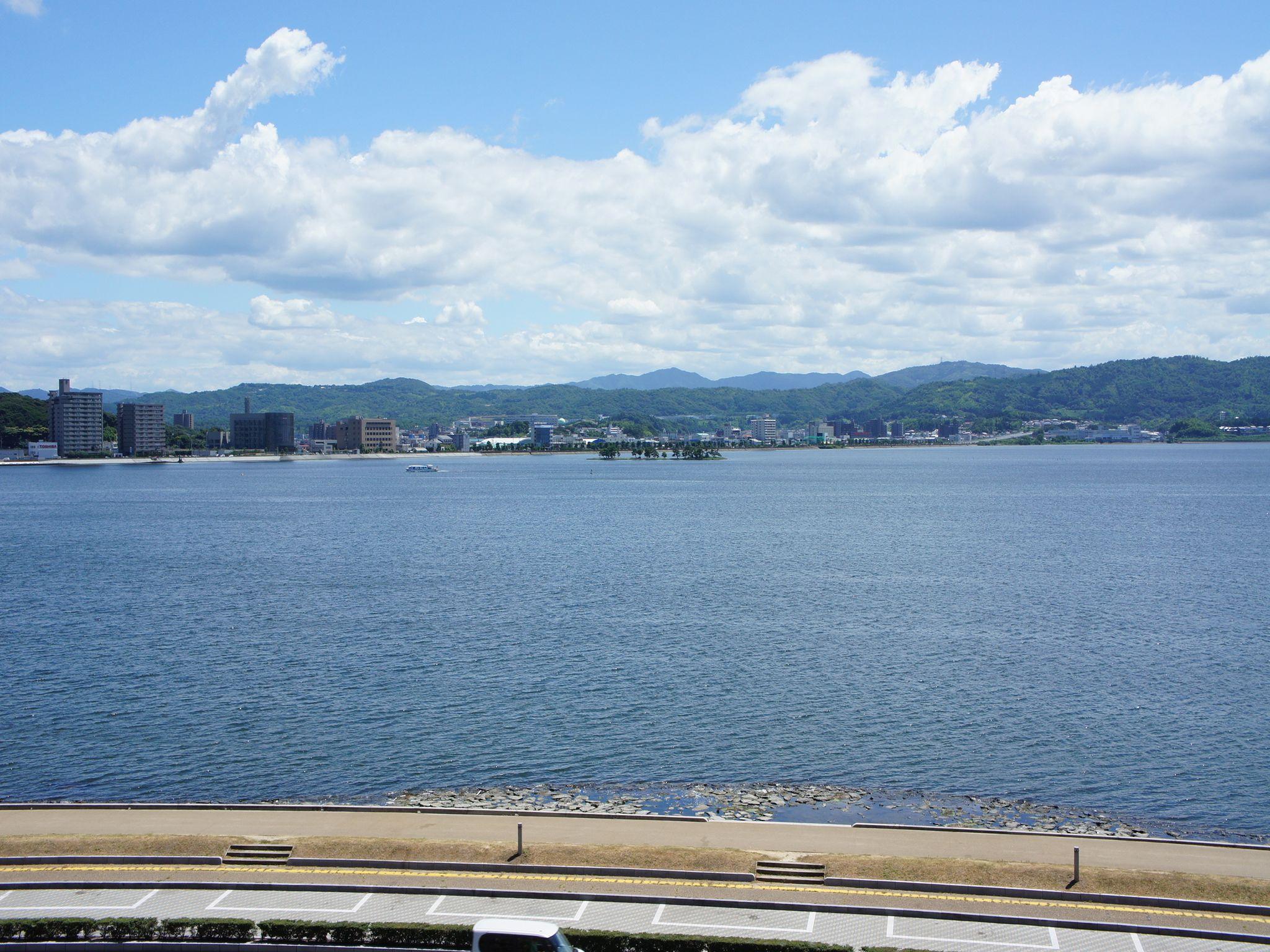 Khu vực xung quanh