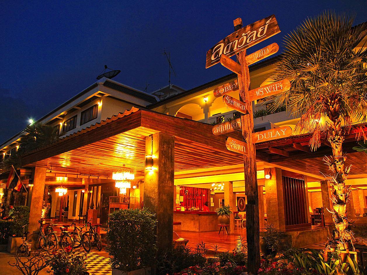 Ngoại cảnh khách sạn