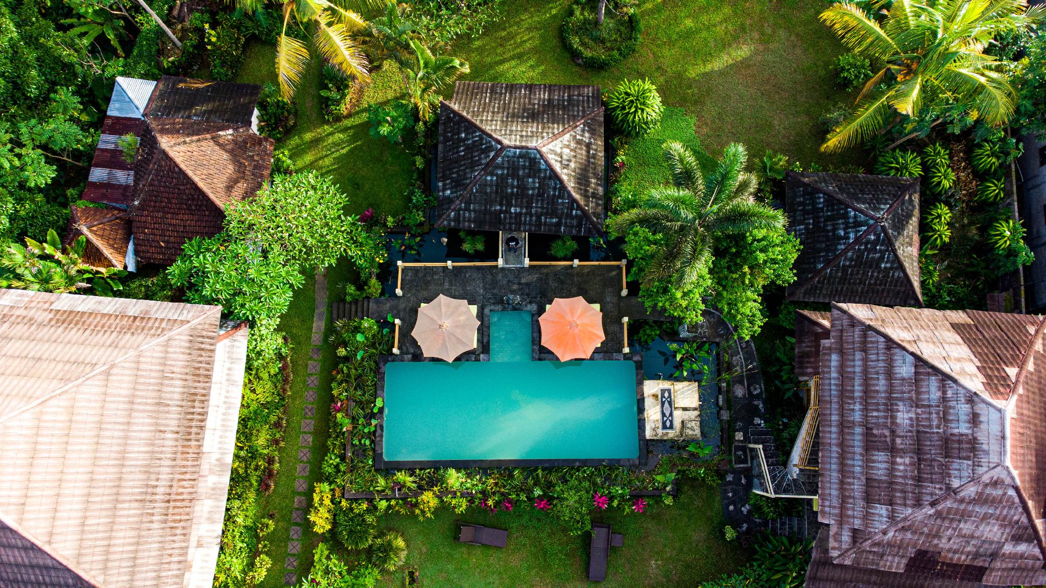 Khu vực xung quanh