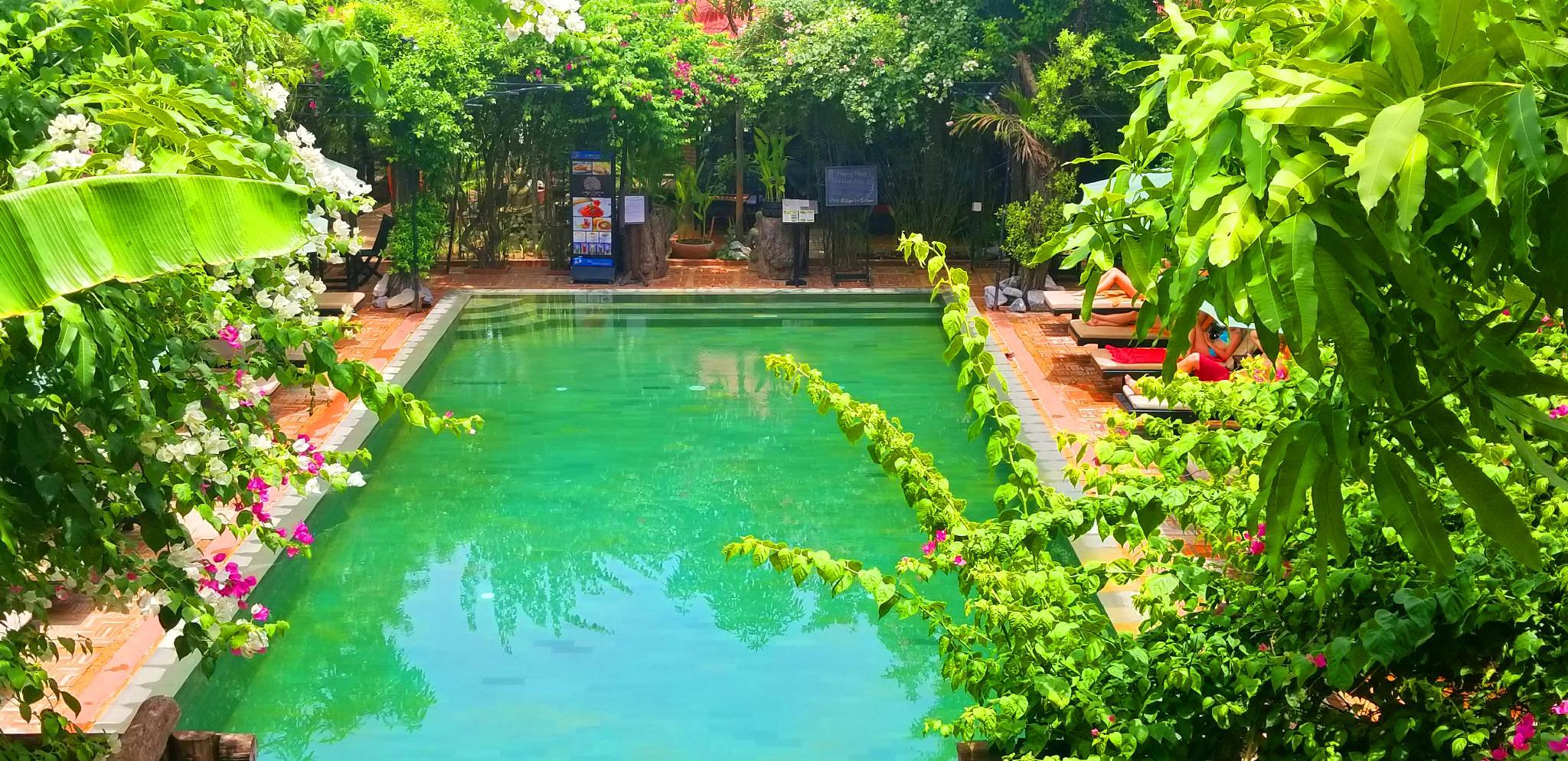 Khu vực xung quanh