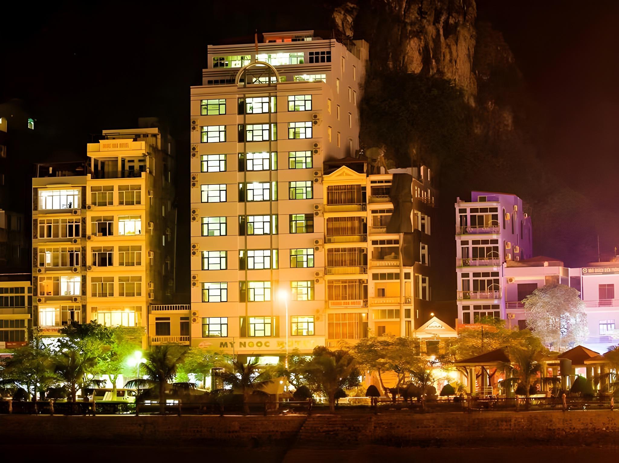 Nơi tham quan gần đây