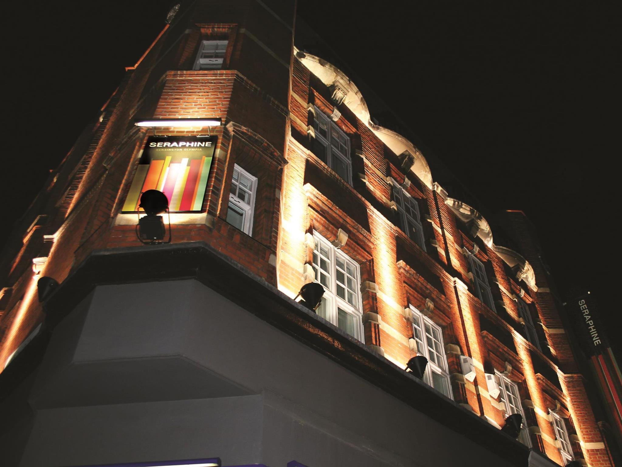 Ngoại cảnh khách sạn