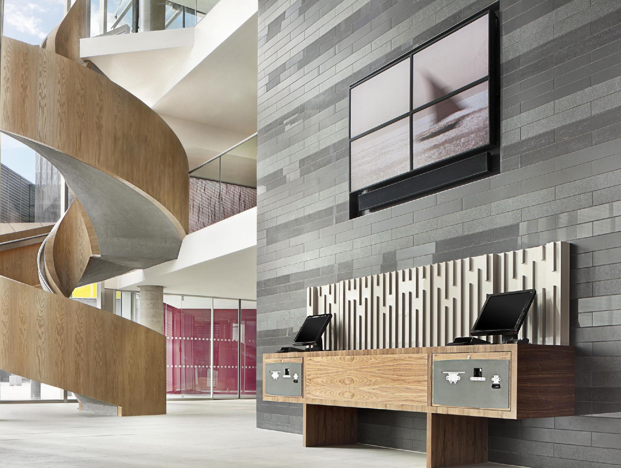 Trung tâm hội nghị