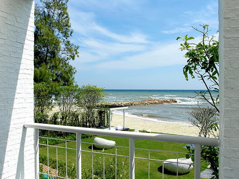 Khu vực xung quanh