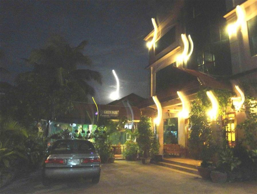 Ngoại cảnh khách sạn