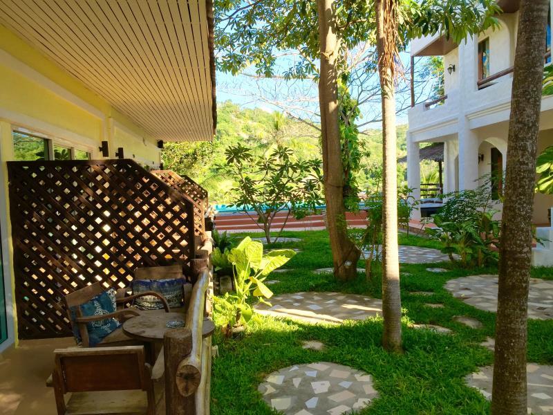 Khu vực xung quanh