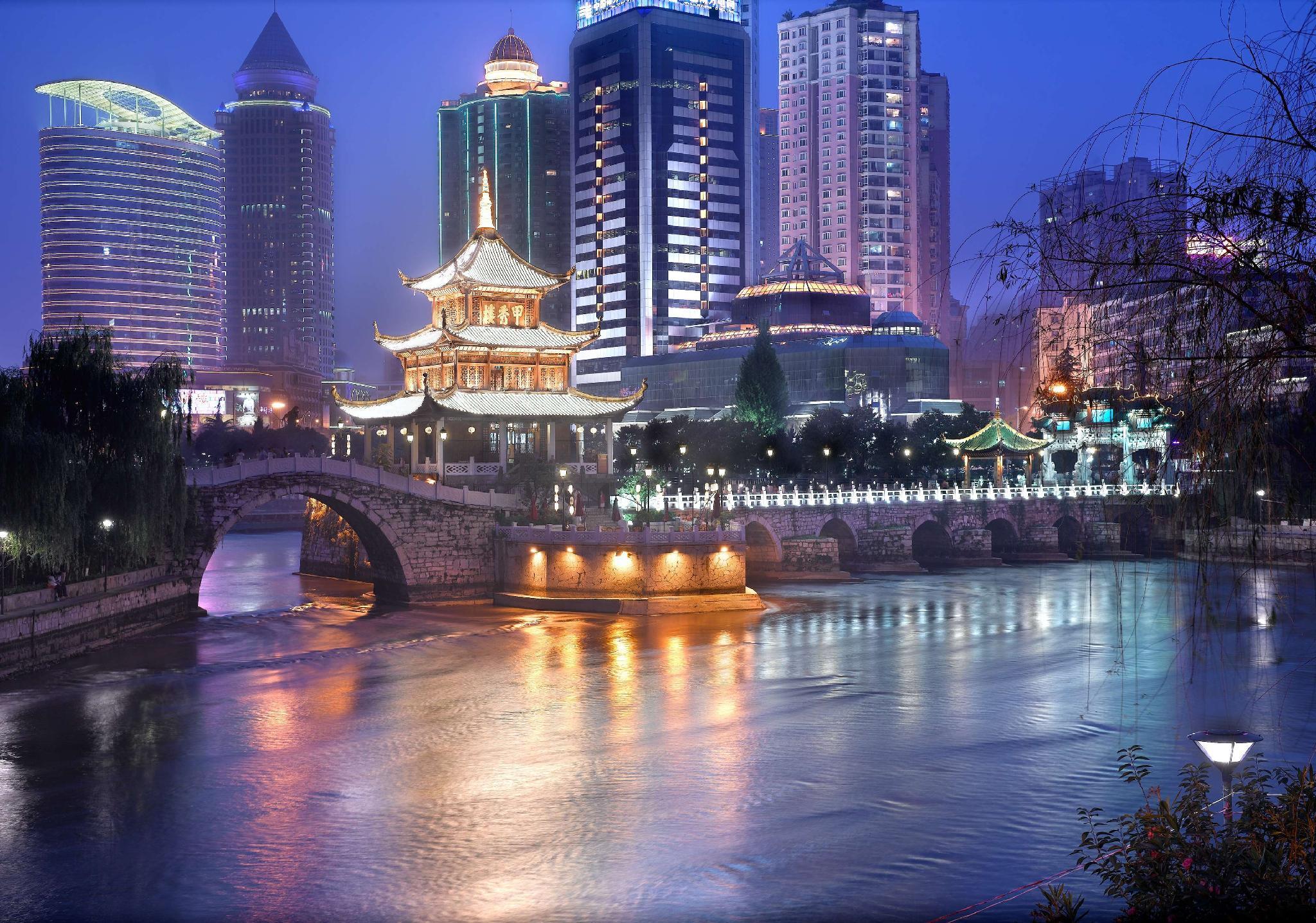 Khu vực xung quanh