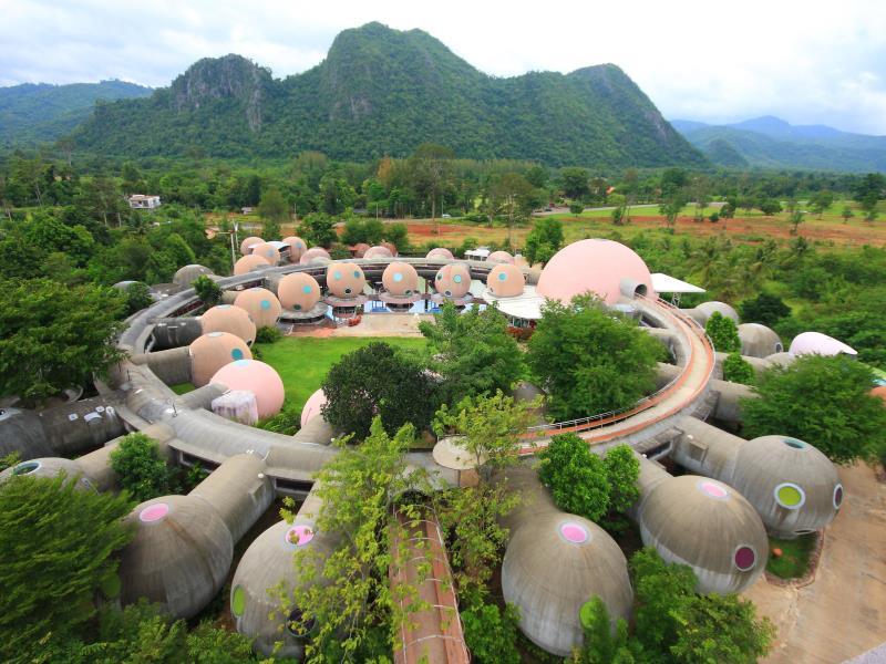 Ngoại cảnh khách sạn