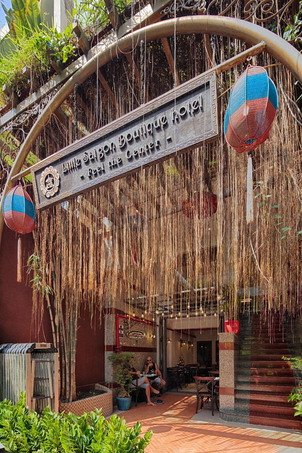 Ngoại cảnh khách sạn