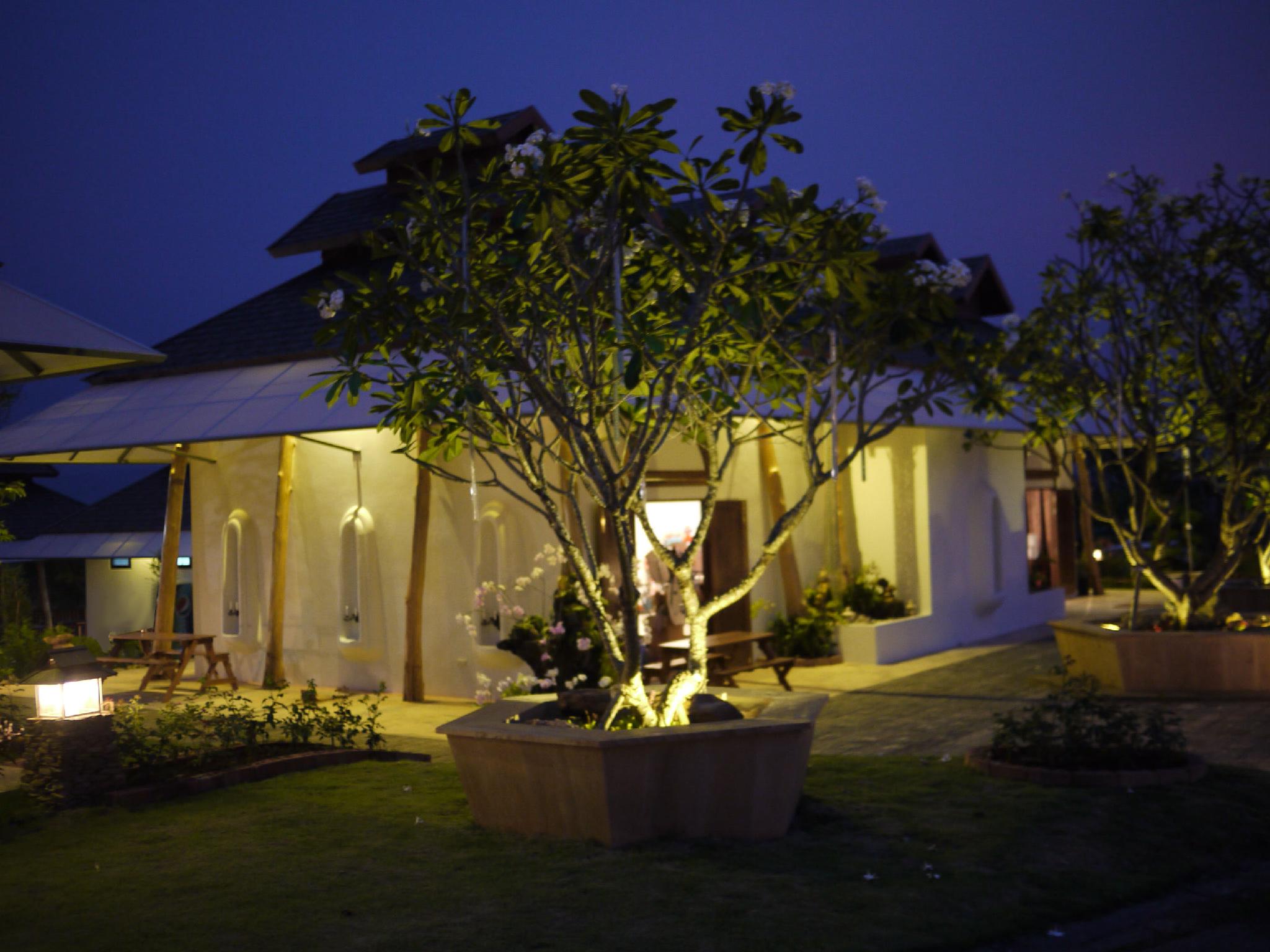 Ngoại cảnh khách sạn