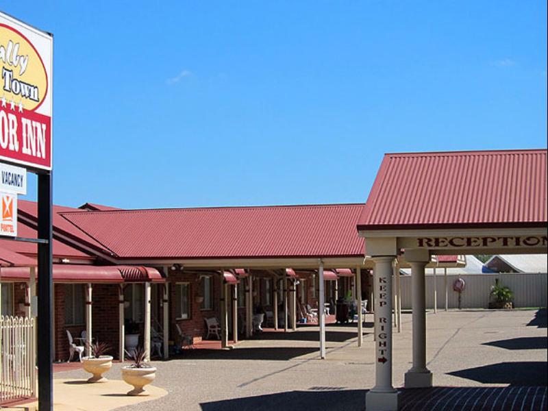 Ngoại cảnh khách sạn