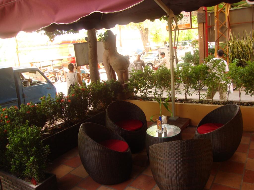 Ngoại cảnh khách sạn