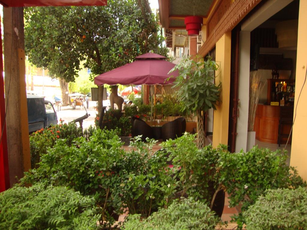 Ngoại cảnh khách sạn