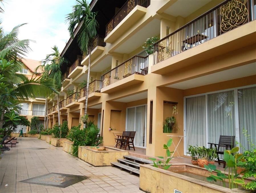 Ngoại cảnh khách sạn