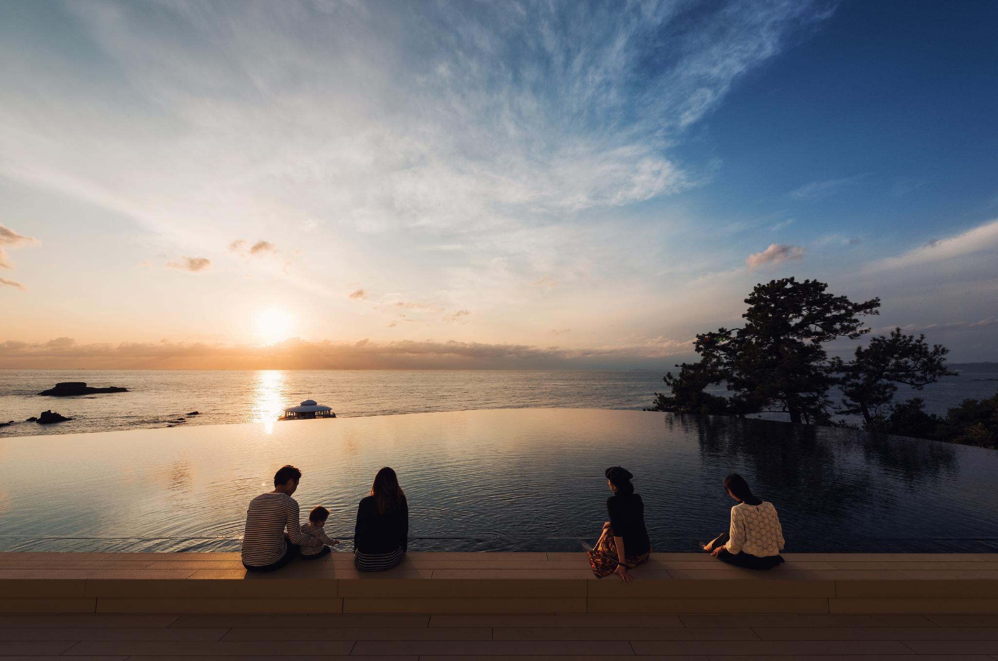 Khu vực xung quanh