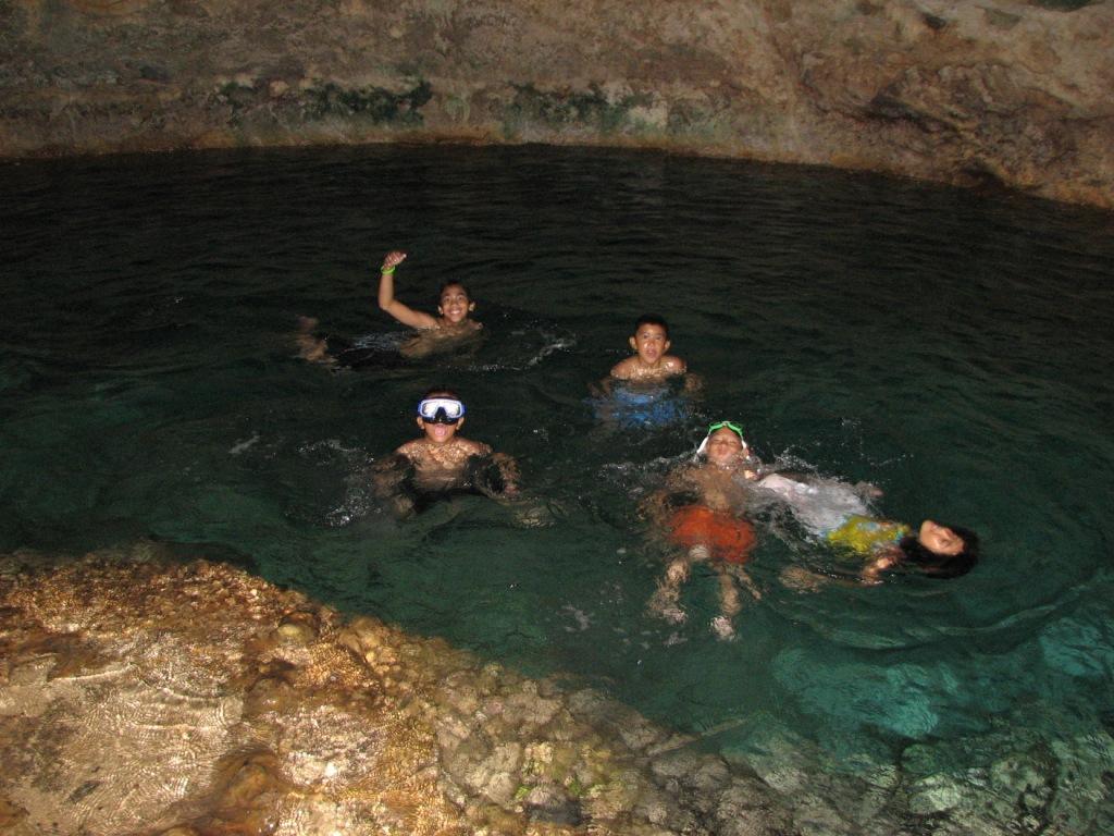 Khu vực xung quanh