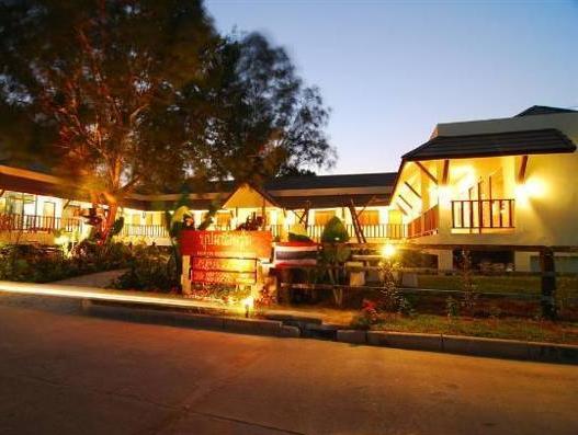 Ngoại cảnh khách sạn