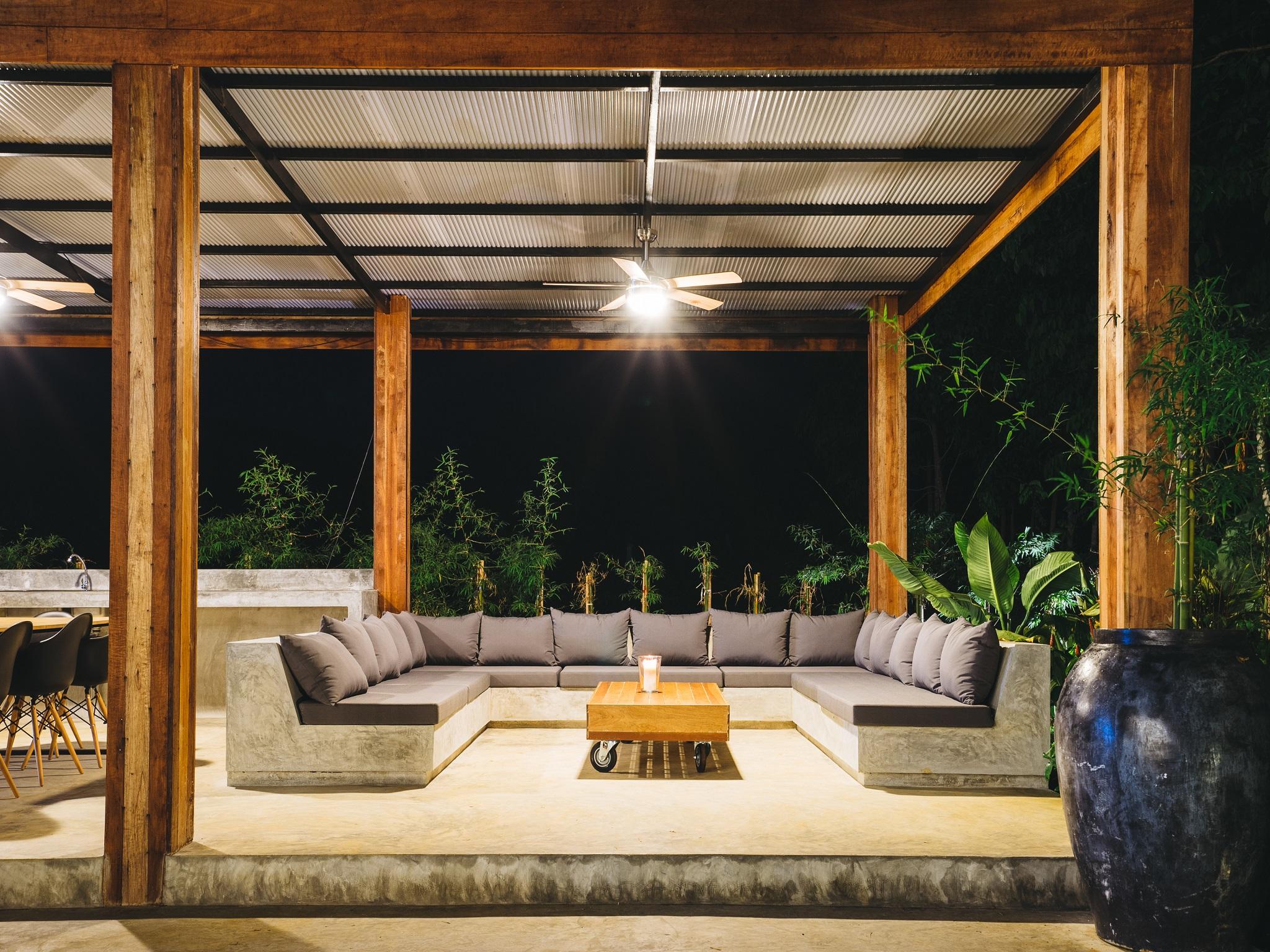 Ngoại cảnh khách sạn