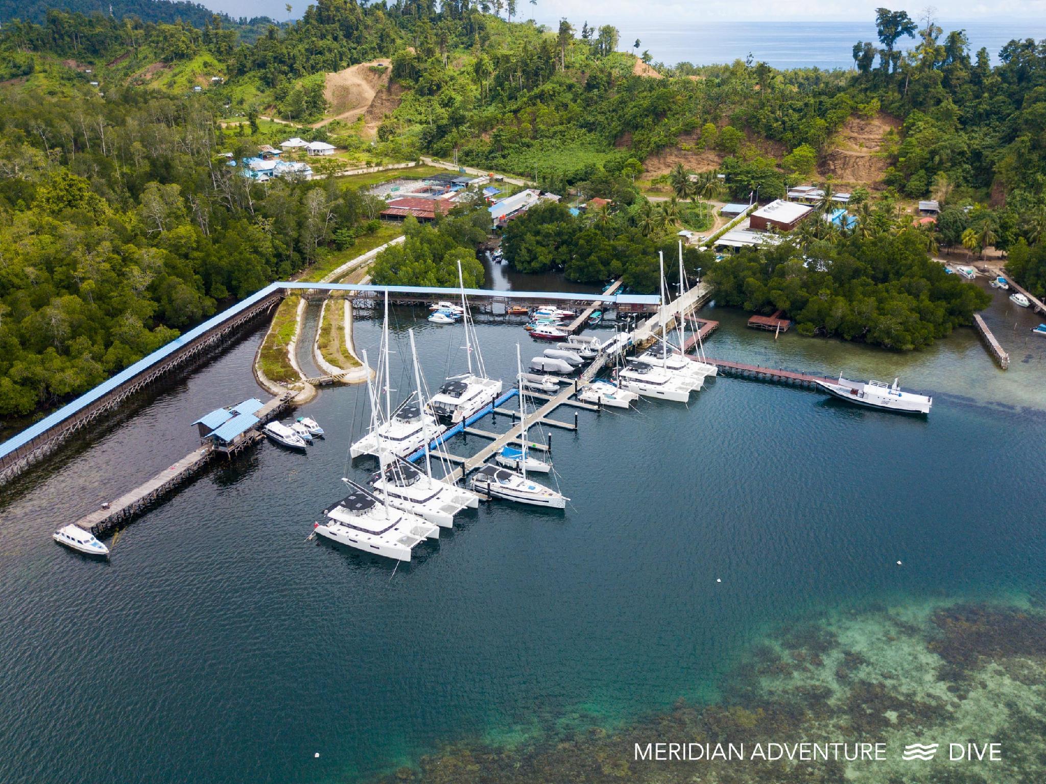 Khu vực xung quanh