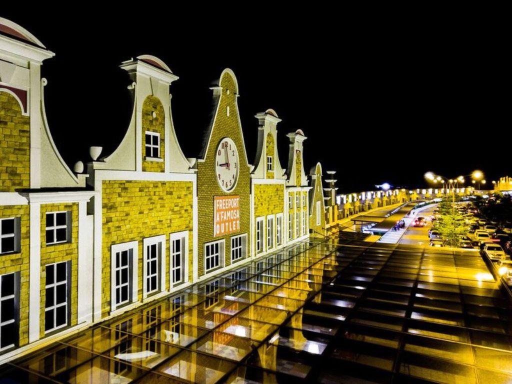 Nơi tham quan gần đây