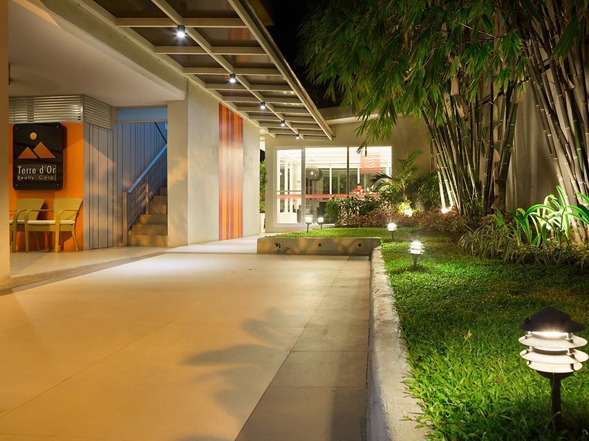 Ngoại cảnh khách sạn