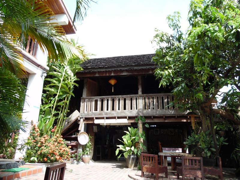 Ngoại cảnh khách sạn