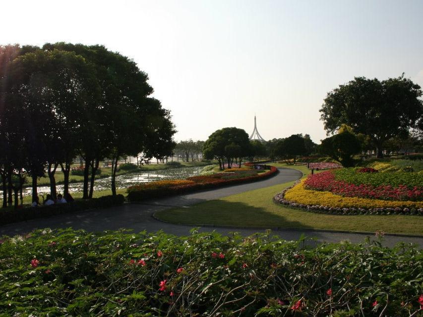 Khu vực xung quanh