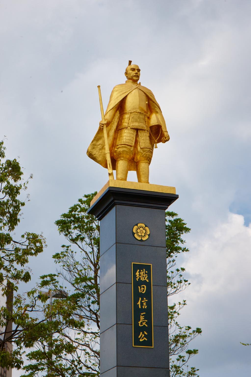 Khu vực xung quanh