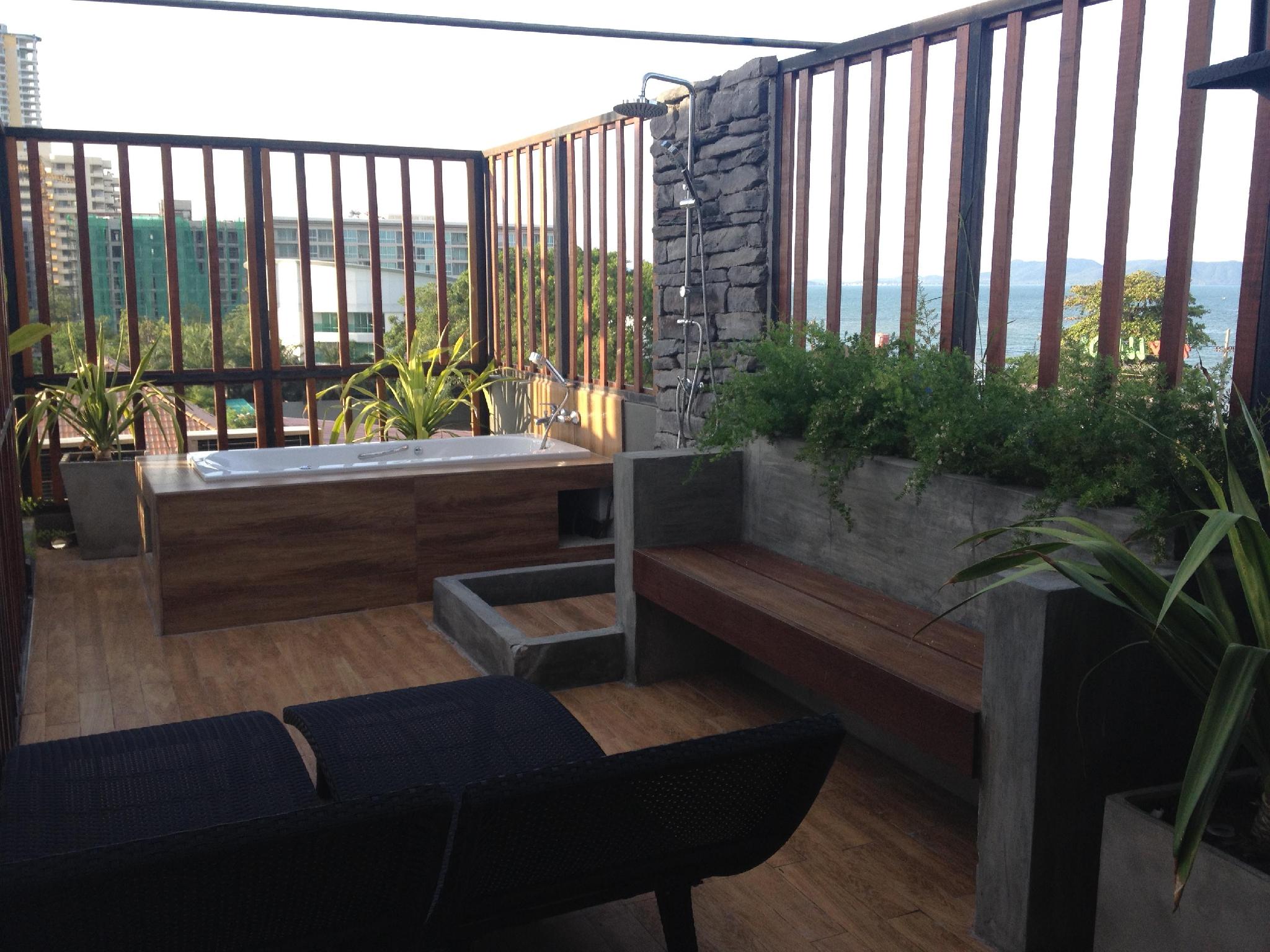 Bồn tắm nước nóng