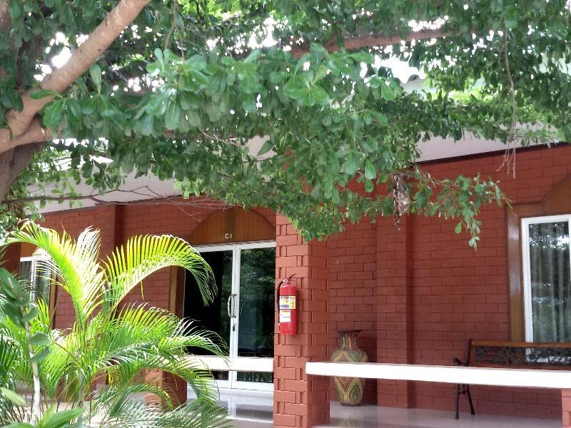 Ngoại cảnh khách sạn