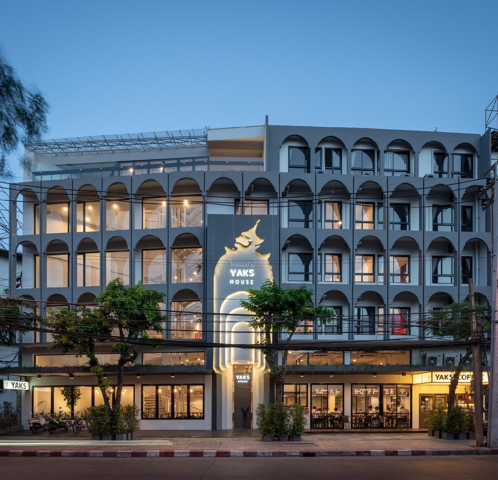 Ngoại cảnh khách sạn